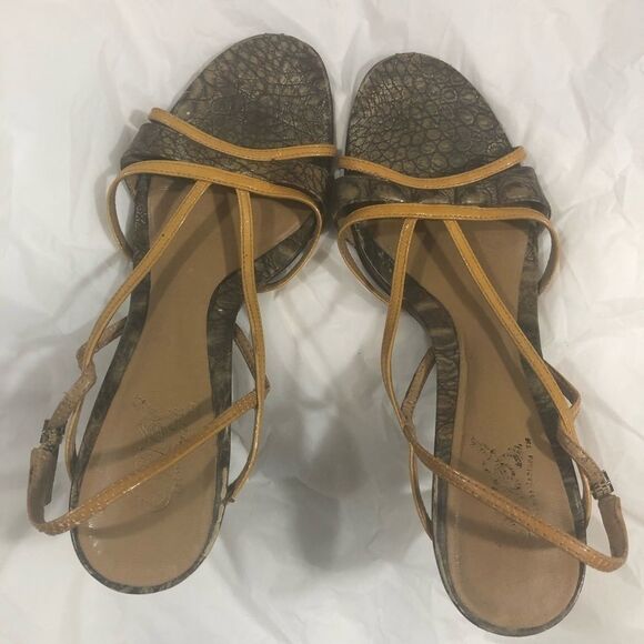 Carols  scrap Sandals - Picture 1 of 7